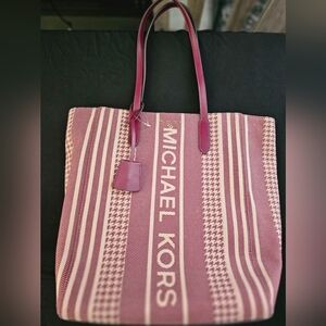 Micheal kors purse